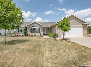 100 Pleasant Creek Dr, Palo, IA 52324