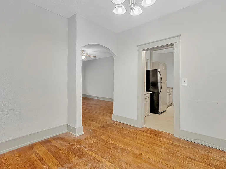 Highland Court II Apartments — Photo 11