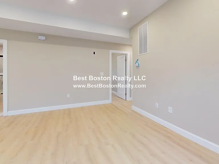 231 Highland Ave #3 — Photo 12