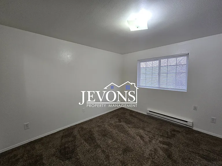 311 N 6th St #6 — Photo 12