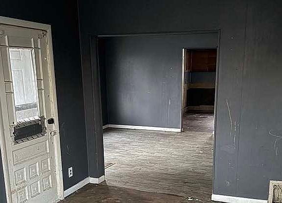 3rd image of 338 N 6th Ave