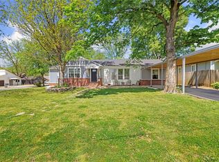 420 NW 7th St, Bentonville, AR 72712