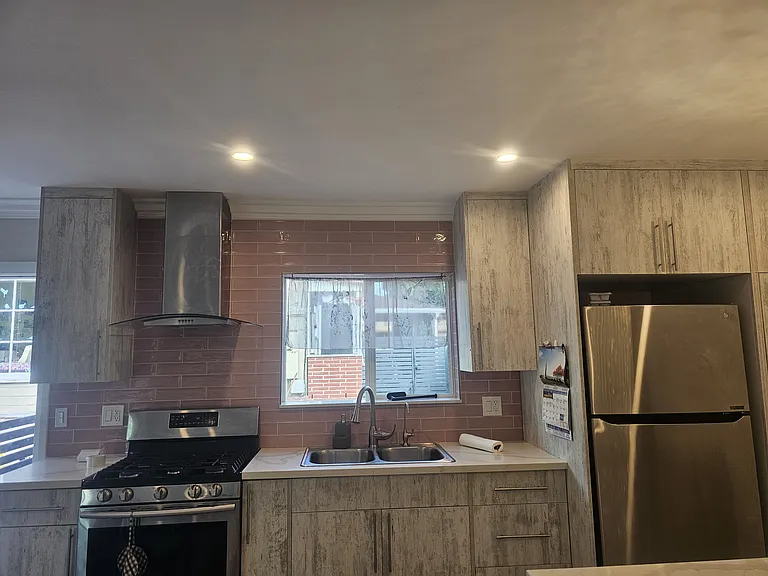 827 N Glendale Ave — Photo 3