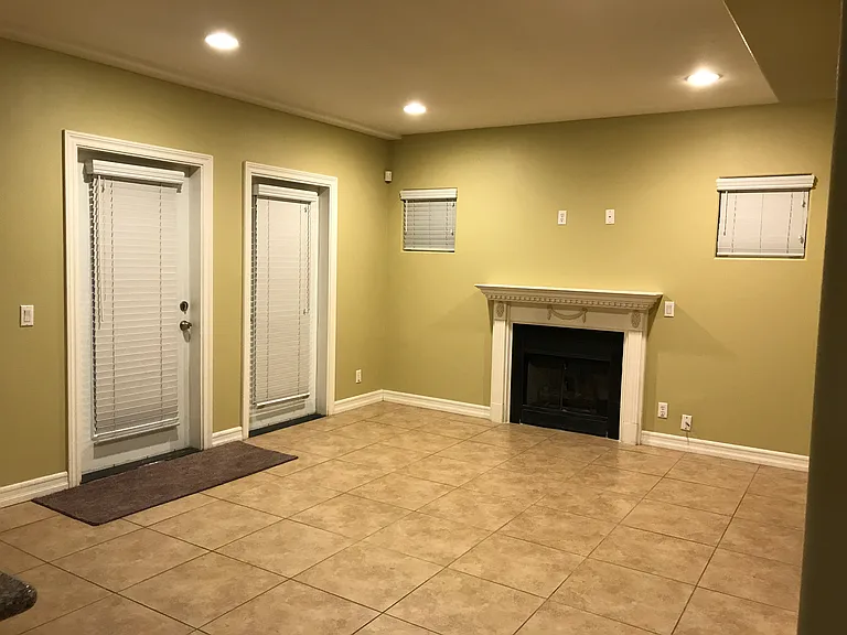 1334 S Grand Ave — Photo 20