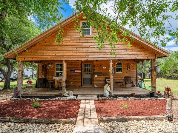 312 White Tail Run, Uvalde, TX 78801