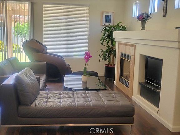 3rd image of 648 Essex Way