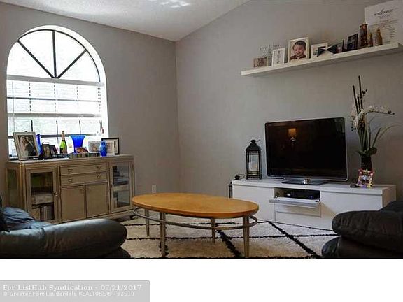 2nd image of 10791 NW 14th St APT 309