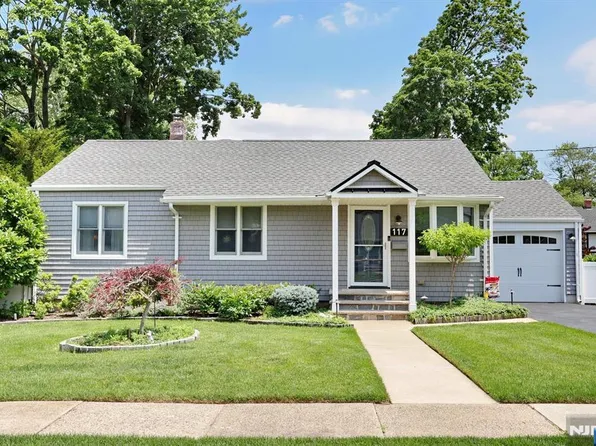 117 Roxbury Rd, Dumont, NJ 07628