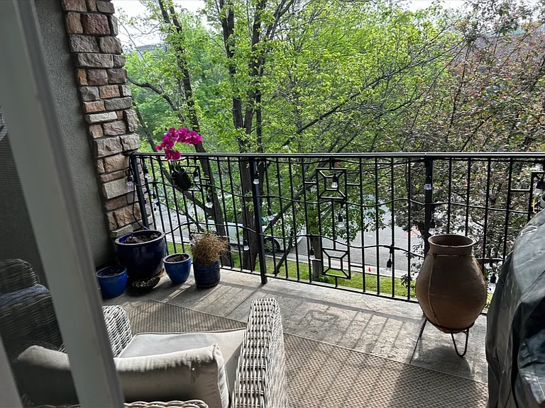 11 Monroe St #203 — Photo 6