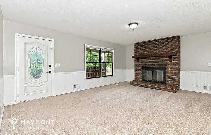 3 bed, 2.0 bath, 1350 sqft, $1,745 — Photo 3