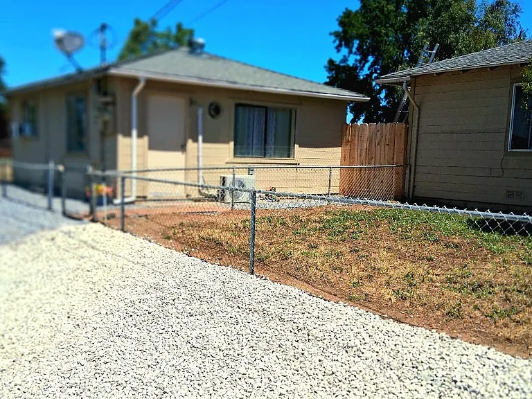 590 1/2 Rio Vista Ave — Photo 1