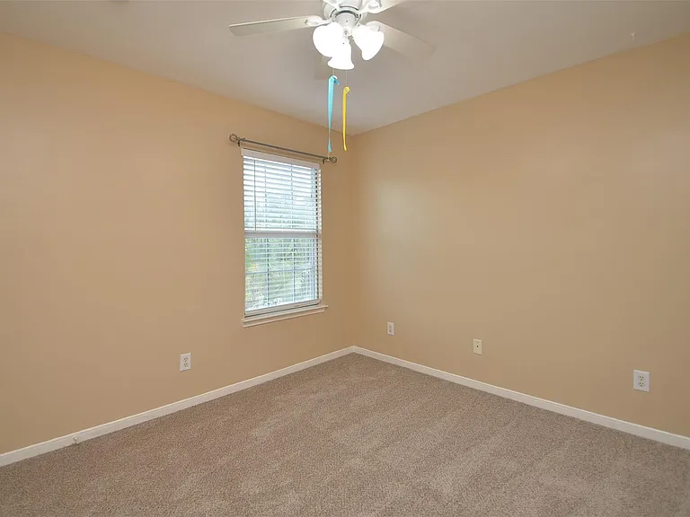 2911 Meadowglen Cv — Photo 27