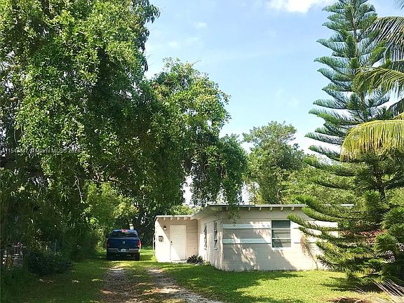 2nd image of 1575 NE 128th St