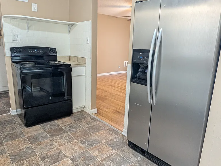 1215 S Willow Ave — Photo 5