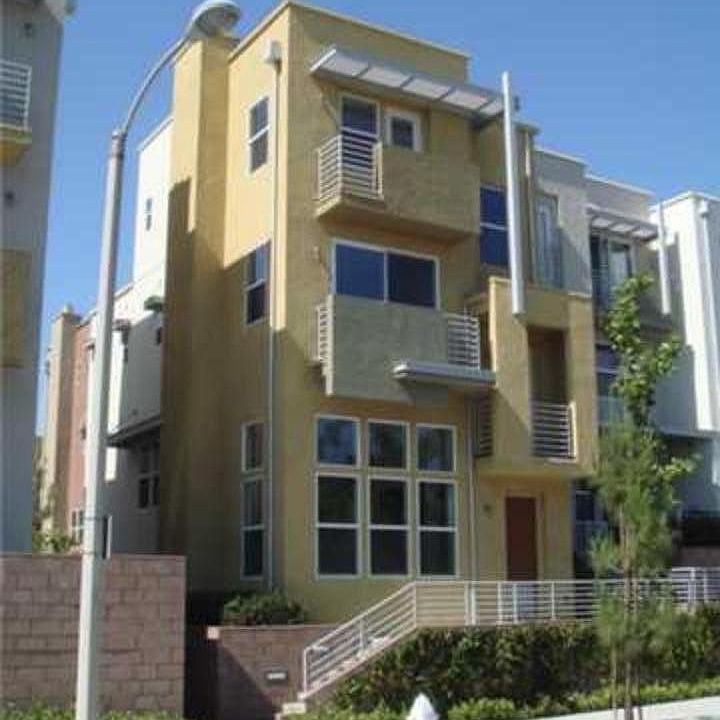 This home is an end unit so it has great light from front, rear, and side of building.