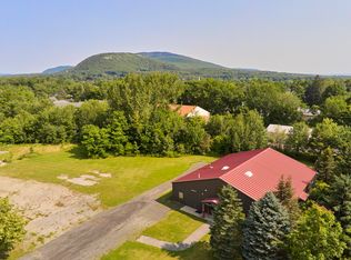 12 Colcord Ave, Camden, ME 04843