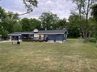 3904 Wildwood Rd, Valparaiso, IN 46383