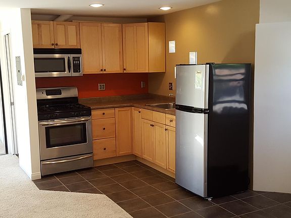 3rd image of 1729 1/2 Oliver Ave