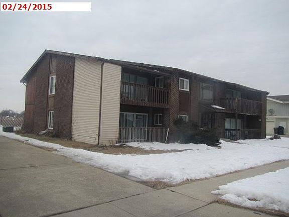 3rd image of 19408 Lake Shore Dr APT 1