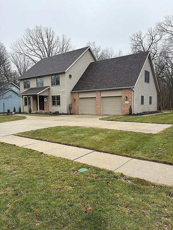 1670 Stonemore Dr photo 1