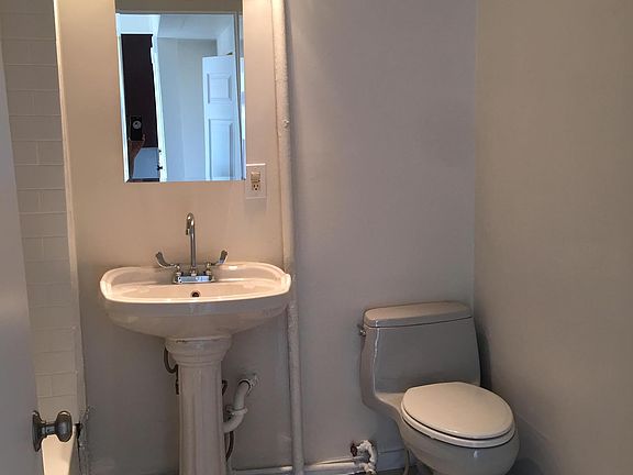 5th image of 2354 S Albany Ave APT 2F