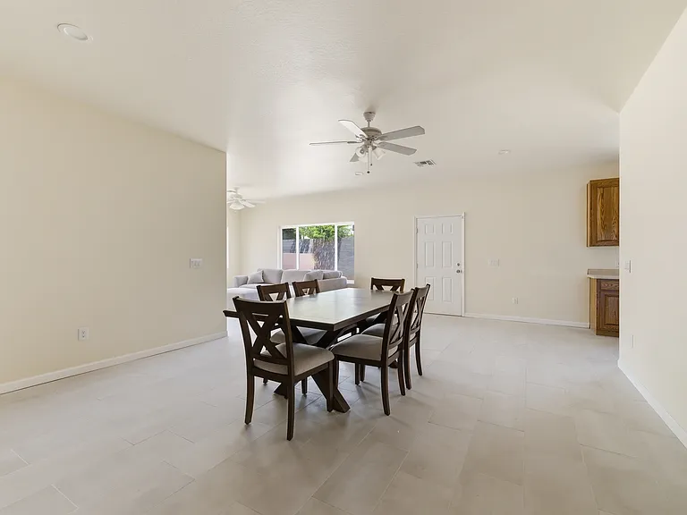 516 W Brown St — Photo 20