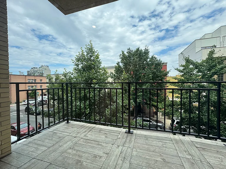 689 Leonard St #3A — Photo 14