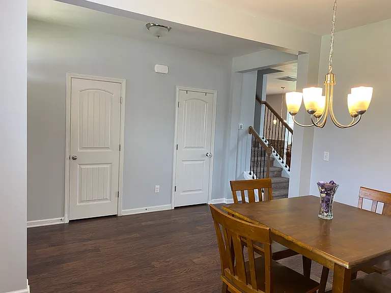 2429 Miranda Dr — Photo 9