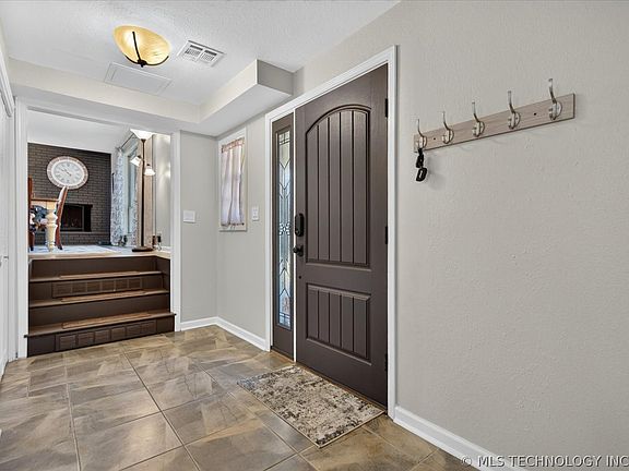 4th image of 1708 Arbor Dr