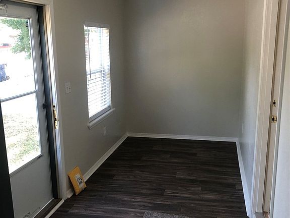 5th image of 905 E Corona Ave