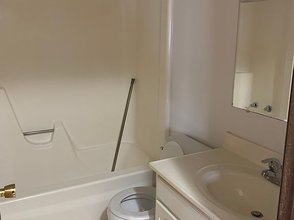 2nd image of 3202 N Molleck Dr