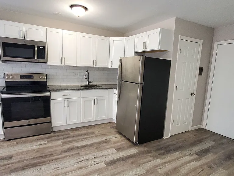 Villa Square LLC — Photo 40