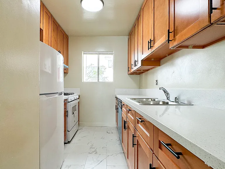 4375 York Blvd #111 — Photo 6