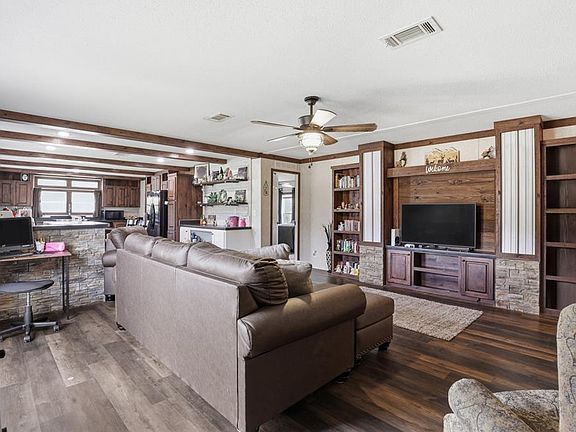 2nd image of 710 SW Scout Gln