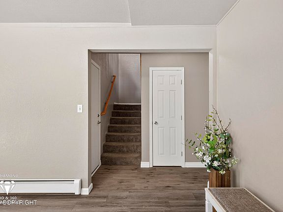 4th image of 8155 Country Woods Dr