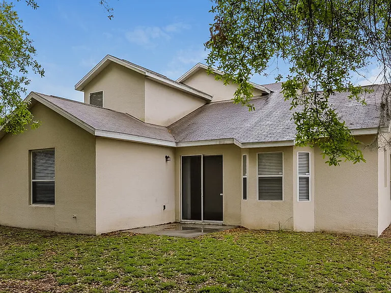 233 Bluff Pass Dr — Photo 16