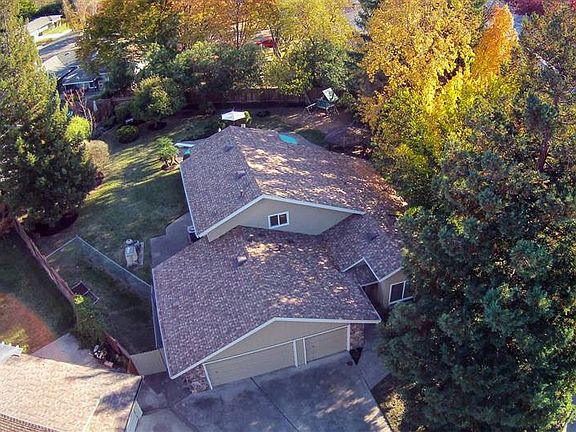 4th image of 747 Riverlake Way