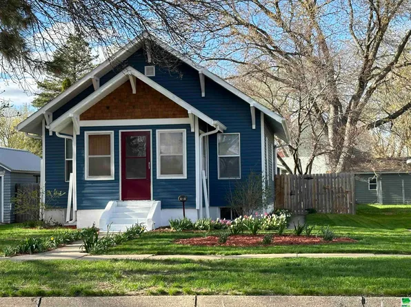 321 Sargent St, Akron, IA 51001