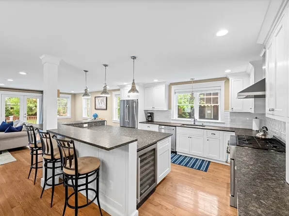 26 Downing Rd, Lexington, MA 02421