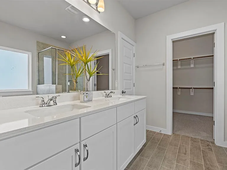 228 Appleberry Ln — Photo 10