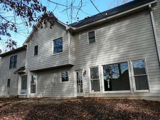 4th image of 2320 Woodcrest Dr SE