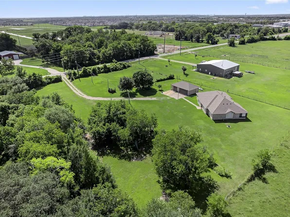 329 Gou Hole Rd, Cove, TX 77523