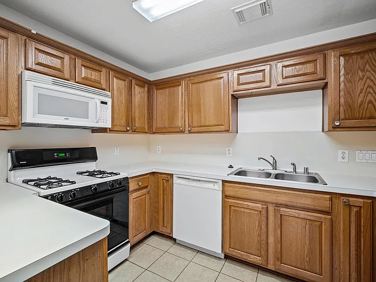 26115 Cypresswood Dr — Photo 12