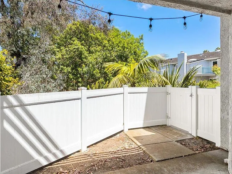 668 Westlake St — Photo 11
