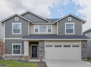 129 S Iceberg Lake Ave, Meridian, ID 83646