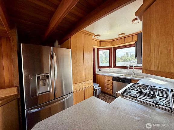 5th image of 360 W Ewing Street #D-11