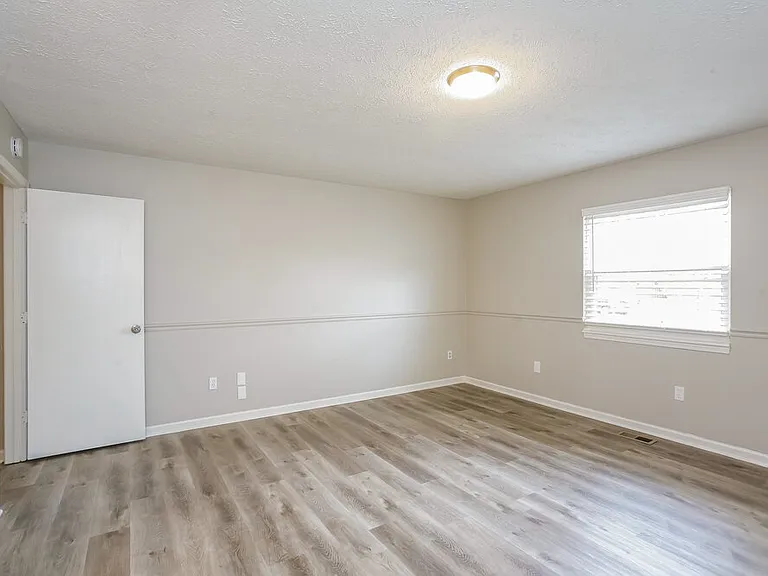 7809 Hampton Pl — Photo 10