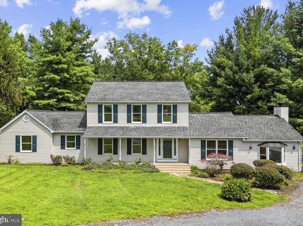 7296 Rectors Ln, Marshall, VA 20115