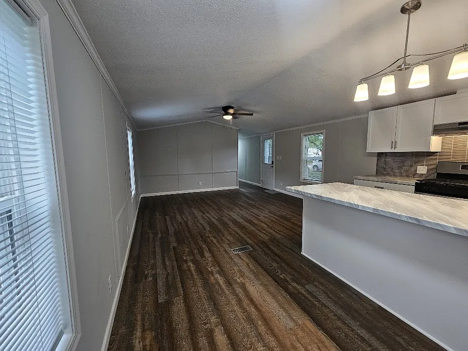 3 bed, 1216 sqft, $1,350 — Photo 4