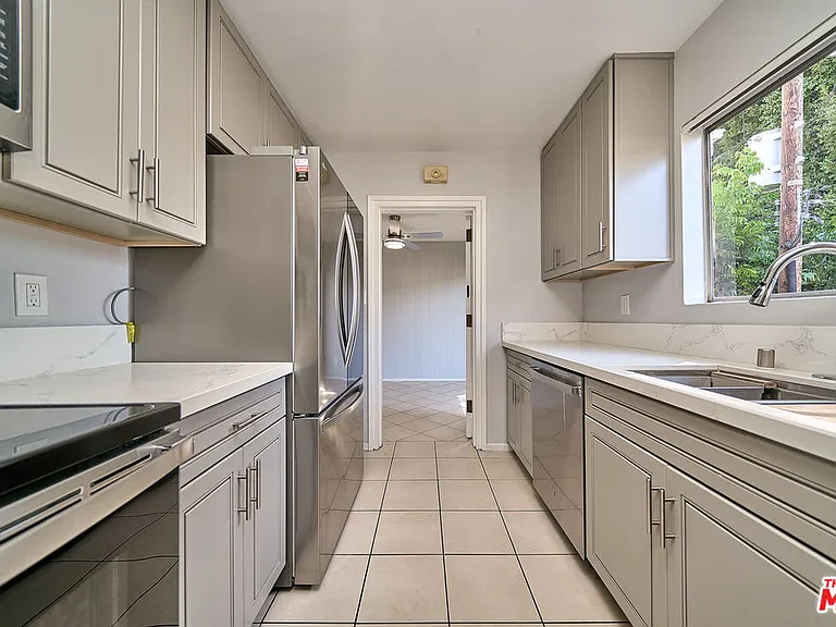 835 S Norton Ave #15 — Photo 3